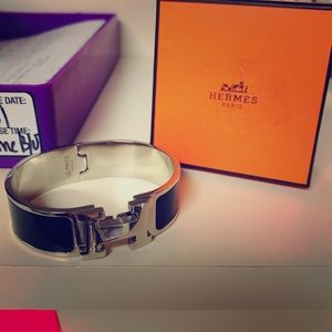 Hermès cuff in white gold/ black